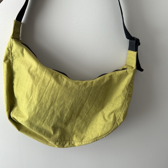 Baggu medium crescent crossbody - Picture 3 of 7